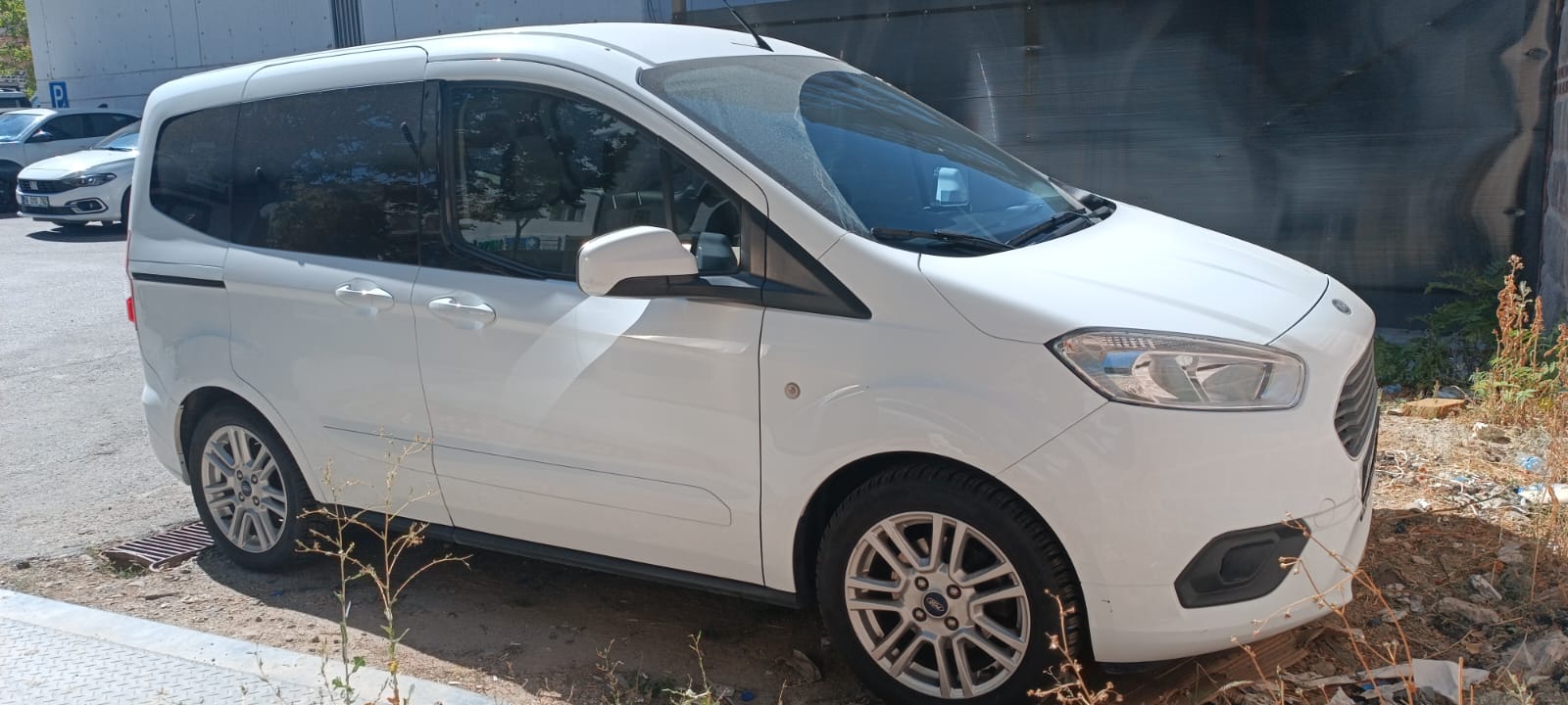2023 Ford  Tourneo Courier  1.0 EcoBoost Titanium 