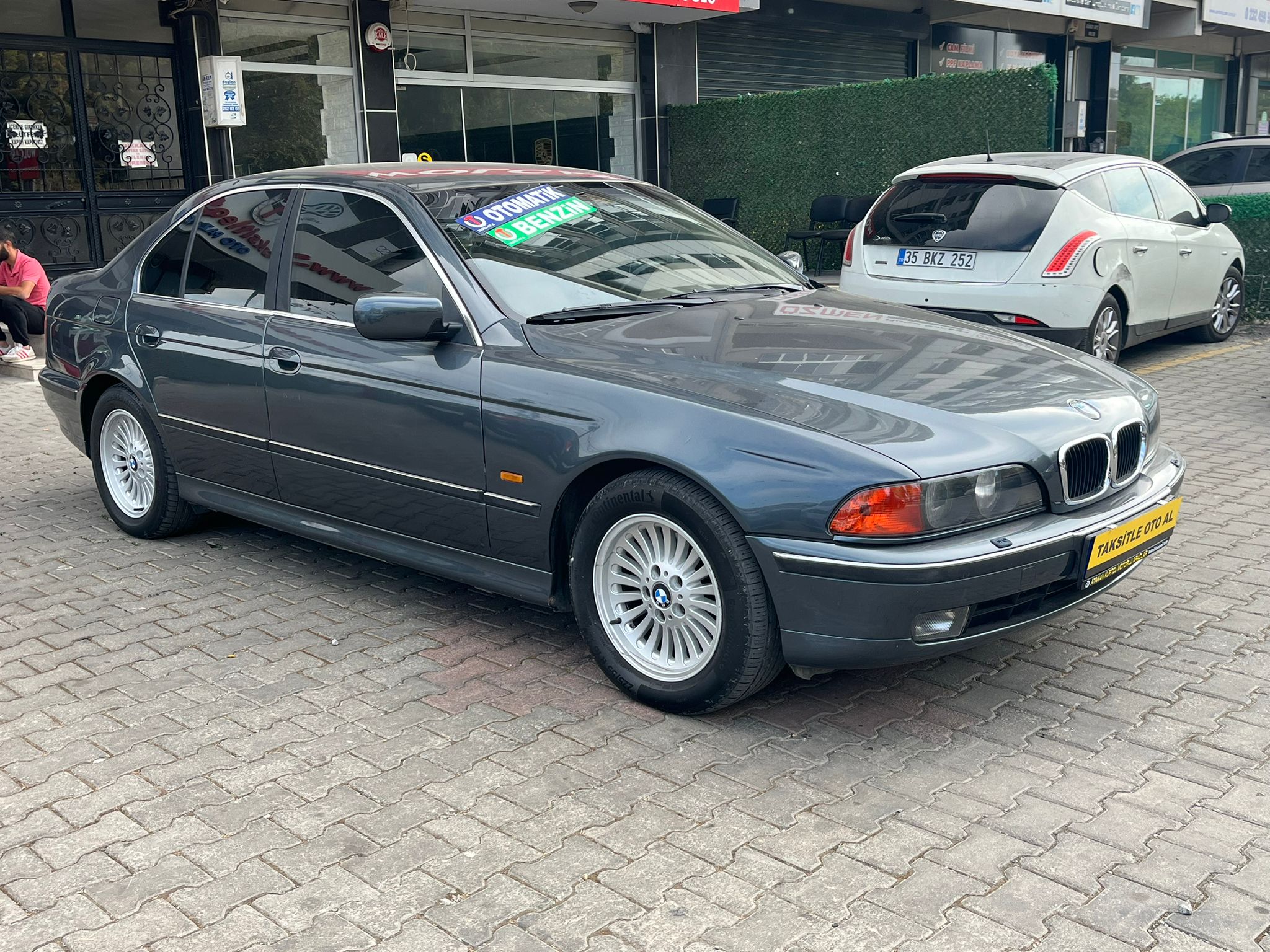 Kredi Kartına 12 Ay Taksitle 2000 BMW 520i Standart 